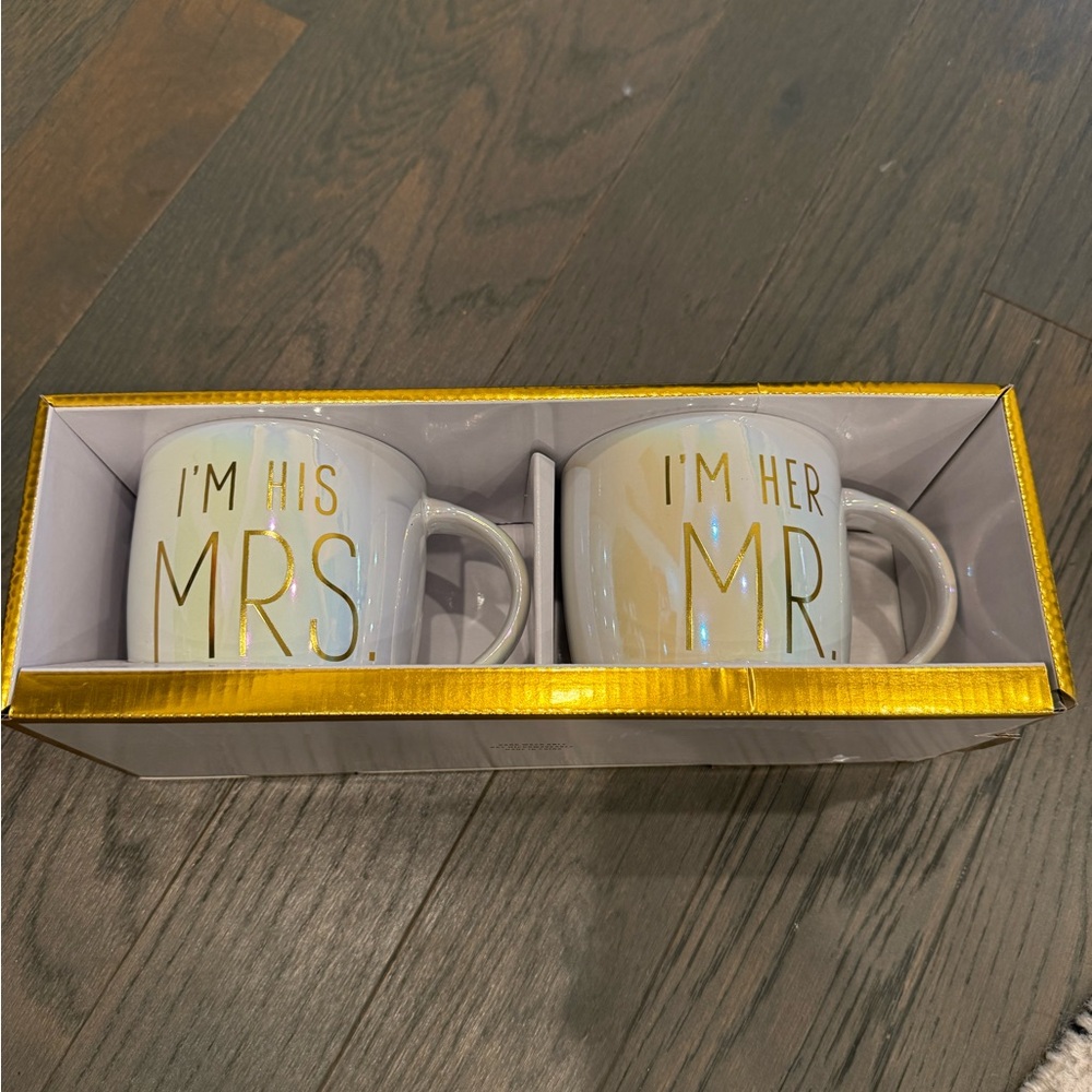 Francesca's Collections Gold and Cream Couple Mug Set